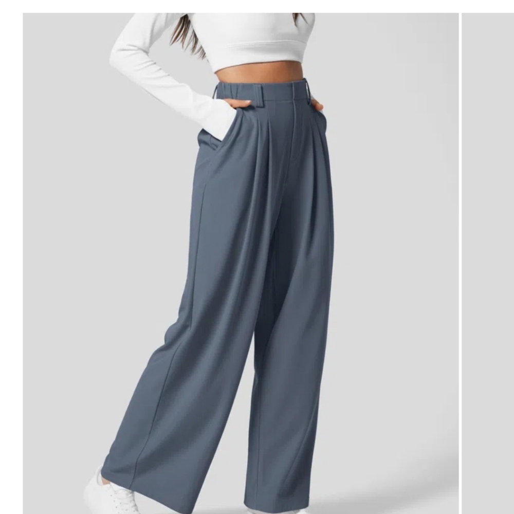 Halara wide leg pull on waffle knit pants. Size Large. Never worn.